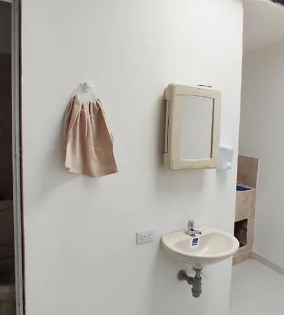 Hermoso Apartamento Con Servicios Y Garaje. Florencia  Exterior photo
