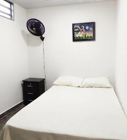 Hermoso Apartamento Con Servicios Y Garaje. Florencia  Exterior photo