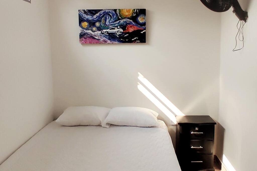 Hermoso Con Servicios Y Garaje. Apartment