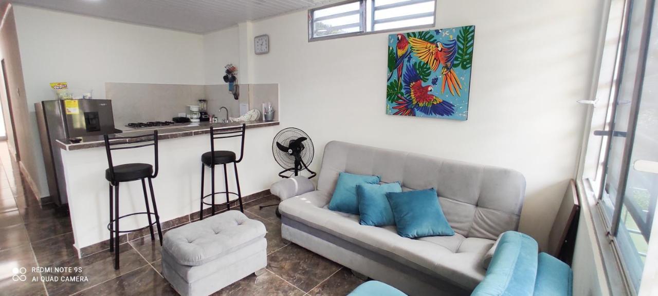 Hermoso Con Servicios Y Garaje. Apartment *
