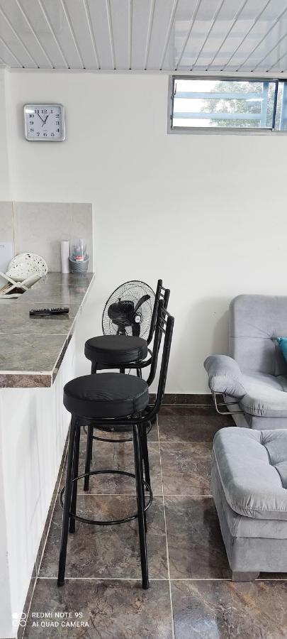 Hermoso Con Servicios Y Garaje. Apartment